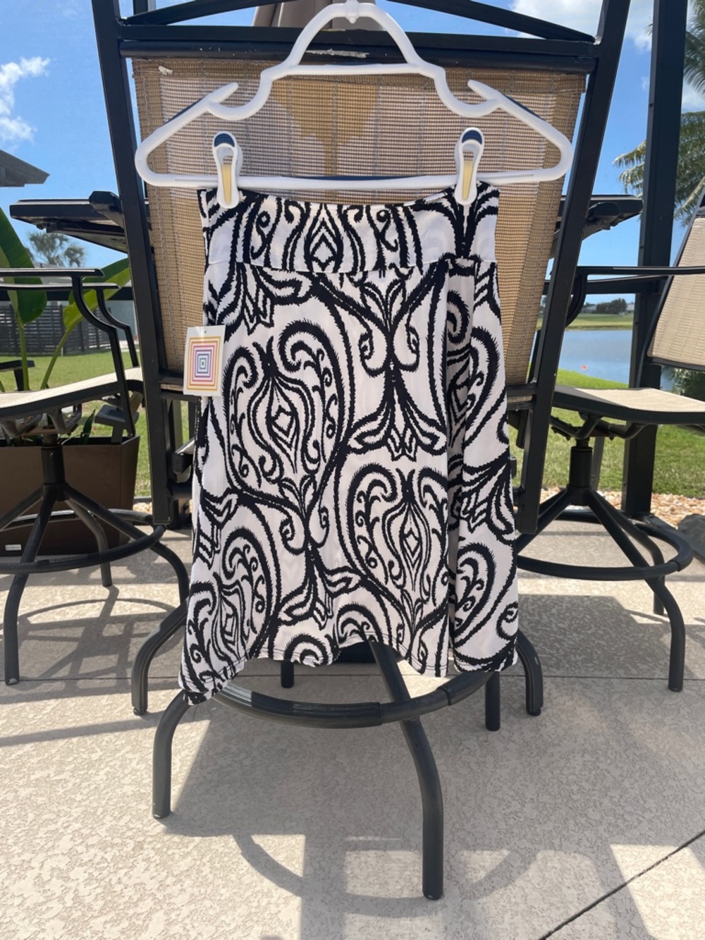 LuLaRoe Black & White Graphic Girls SZ 12 Pull-On Skirt